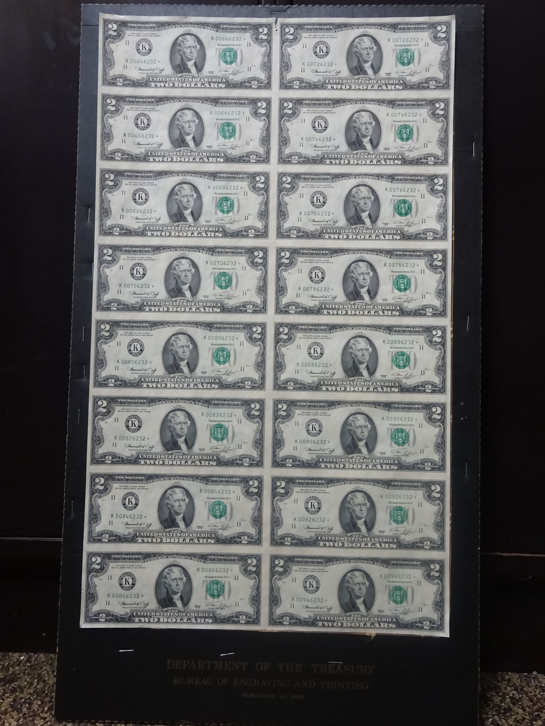 Uncut Sheet 2 Two Dollar Star Notes 1976 Series 16Count, Display